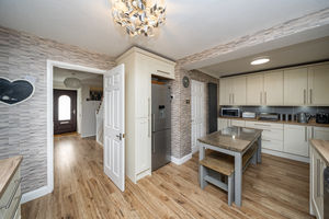 KITCHEN- click for photo gallery